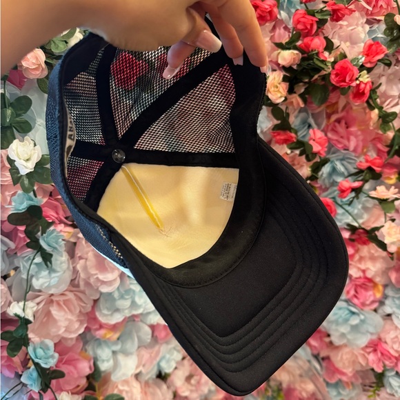 Black and white Bape hat - Picture 4 of 6